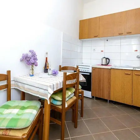 Nicki Apartment *