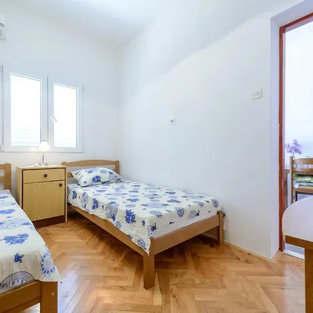 Nicki Apartman *